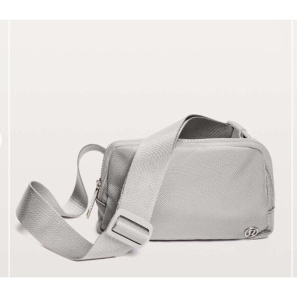 Lululemon Everywhere Women's Belt Bag - Picture 1 of 6